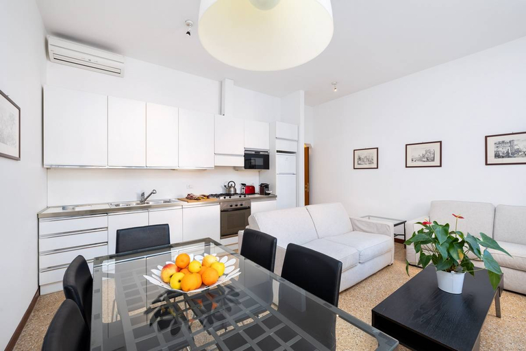 Others 5, Residence Ca' Foscolo, Venezia