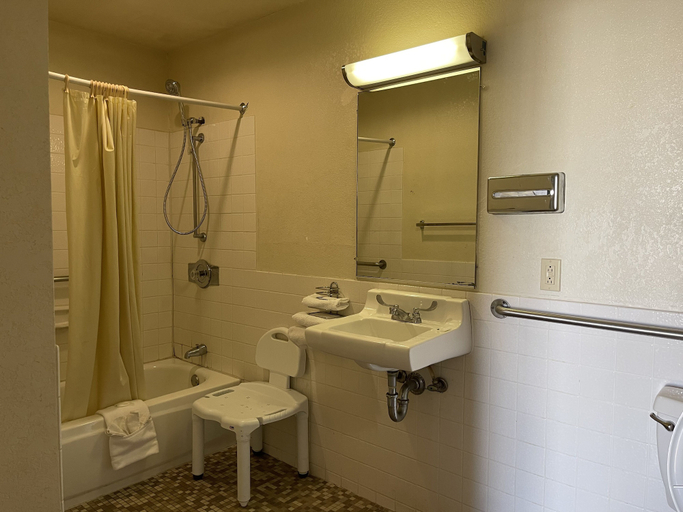 Bathroom 4, Palms Inn & Suites, Los Angeles