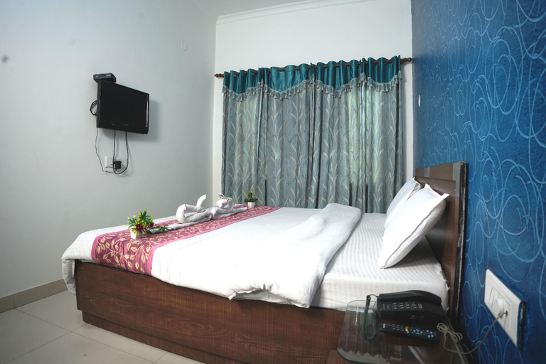 Bedroom 2, Hotel Holiday Comfort - 800 mts from Jallianwala Bagh, Amritsar