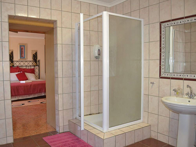 Bathroom 3, Esme's Guest House, Siyanda