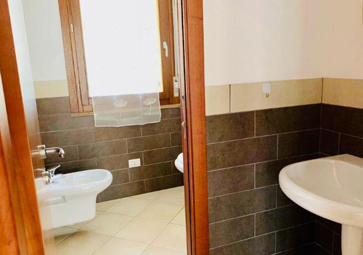 Bathroom, Casa Totano, Sassari