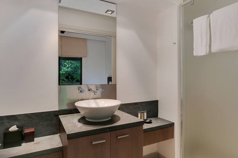 Bathroom 4, Elysium Triton by the Sea, Cairns