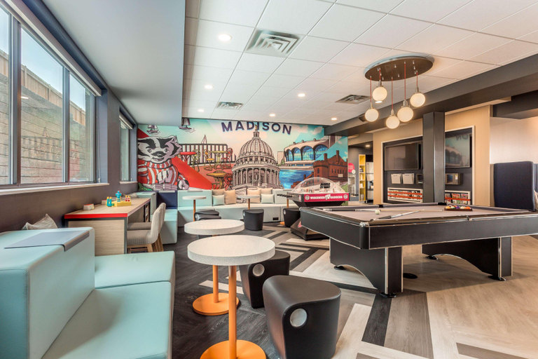 Food & Drinks 5, Tru by Hilton Madison West, Dane
