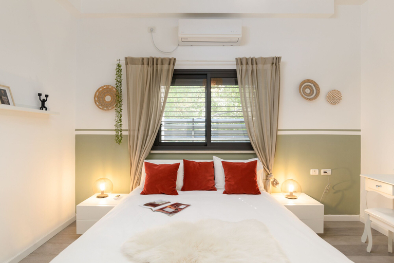 Bedroom 3, Modern & Design by FeelHome