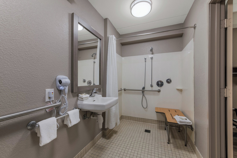 Bathroom 4, Red Roof Inn Hickory, Catawba