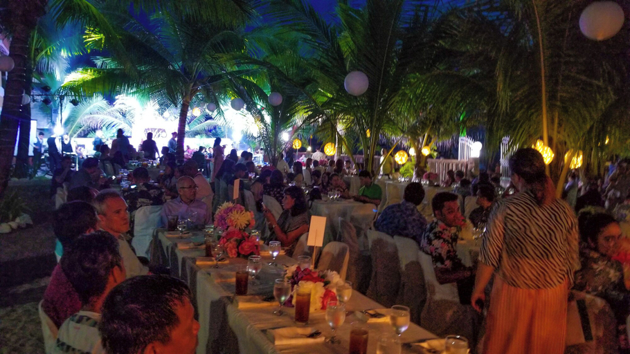 Food & Drinks 4, Crystal Shore Beach Resort powered by Cocotel, Morong
