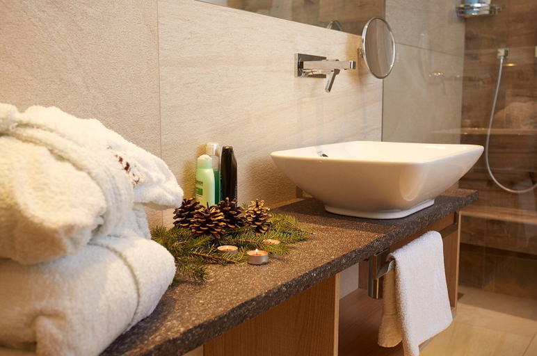 Bathroom 4, Vidor Resort, Trento