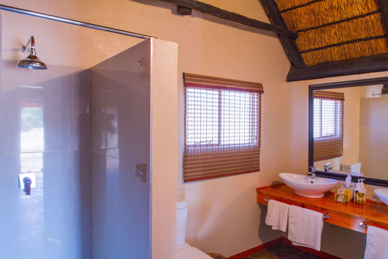 Bathroom, Camelthorn Kalahari Lodge, Mariental Rural