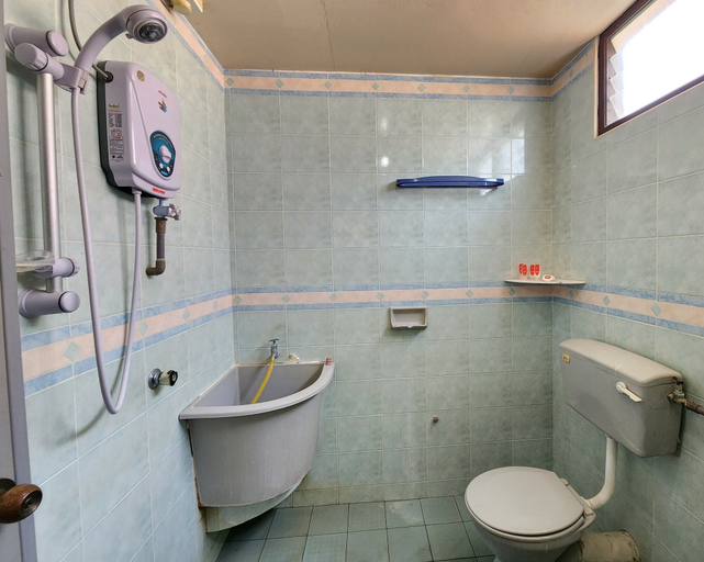 Bathroom 3, Hotel O Ban Cheong, Perlis
