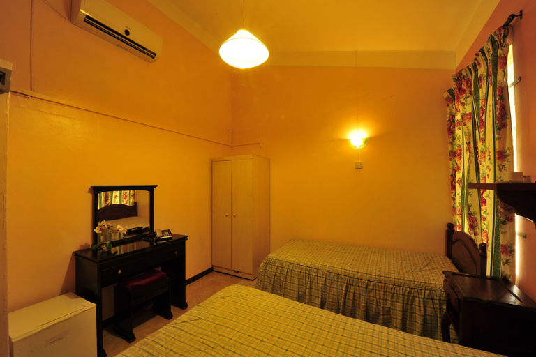 Bedroom 2, Rayan Tourist Villa, Black River