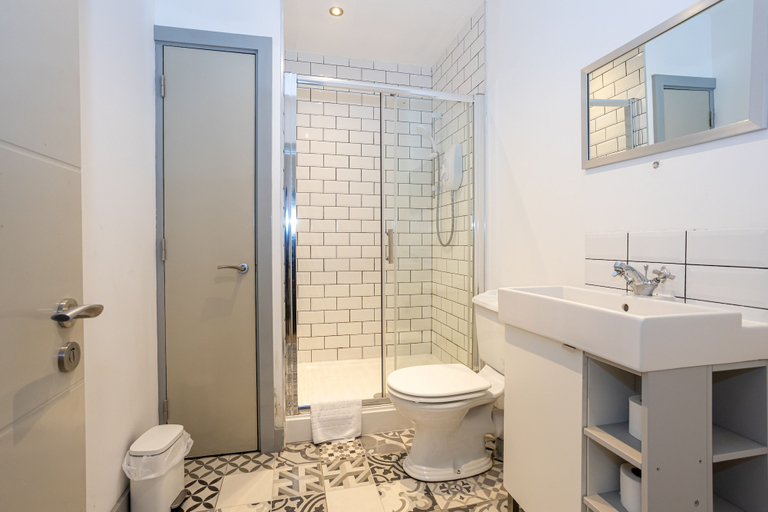 Bathroom 3, Pillo Rooms Serviced Apartments- Salford, Manchester