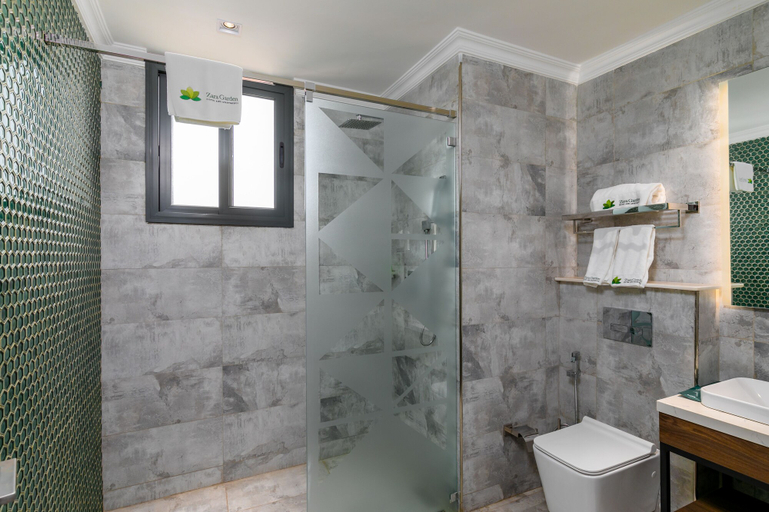 Bathroom 2, Zara Garden hotel and apartments, Kampala