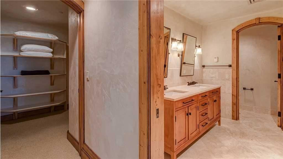 Bathroom 3, Plaza 403, San Miguel