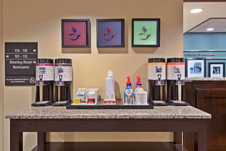 Food & Drinks 5, Hampton Inn Winfield/Teays Valley, Putnam