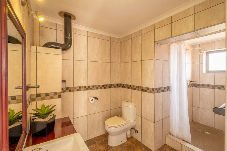 Bathroom 4, Gecko Ridge Guest House, Swakopmund