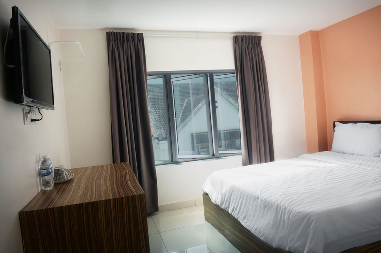 Bedroom 3, Brezza Hotel, Manjung
