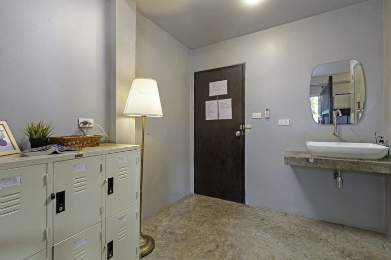 Bathroom 7