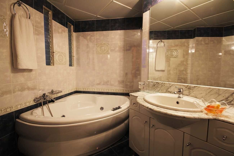 Bathroom 4, Aegeon, North Aegean