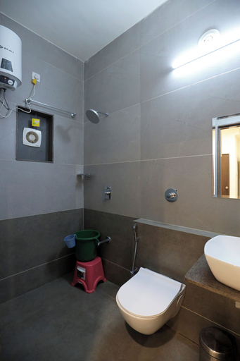 Bathroom 4, Leena Resort, Narmada
