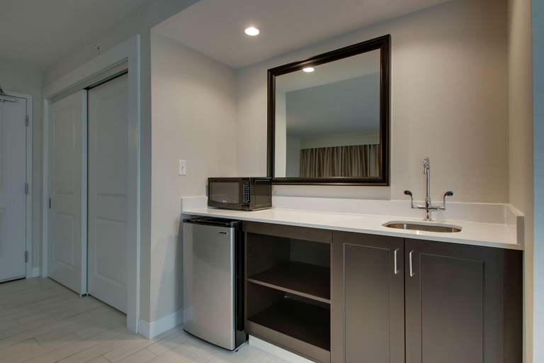 Bathroom 4, Hampton Inn Pawtucket, Providence