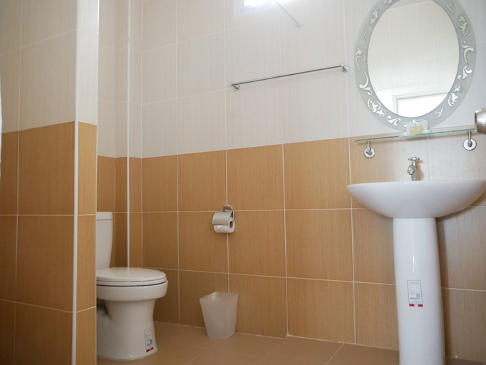 Bathroom 3, Xaiyong Resort, Muang Buri Ram
