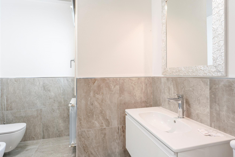 Bathroom 5, Apt24 - Garibaldi 2 in Desenzano del Garda, Brescia