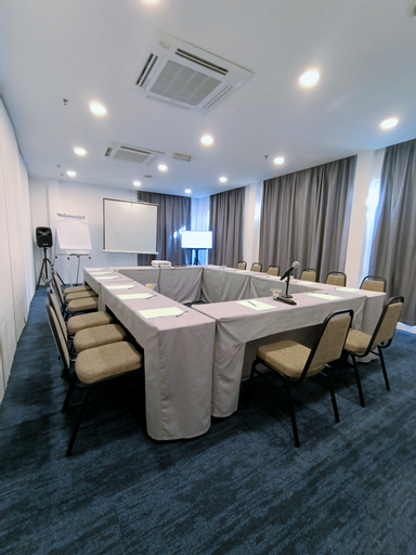 Business Facilities 16