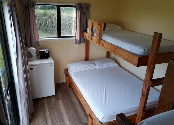 Bedroom 4, Opunake Beach Kiwi Holiday Park, South Taranaki