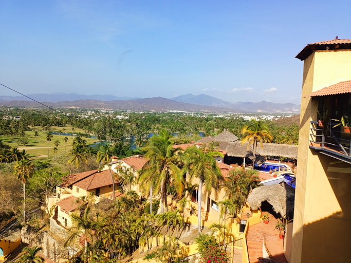 Public Area 3, Plaza Tucanes Manzanillo, Manzanillo