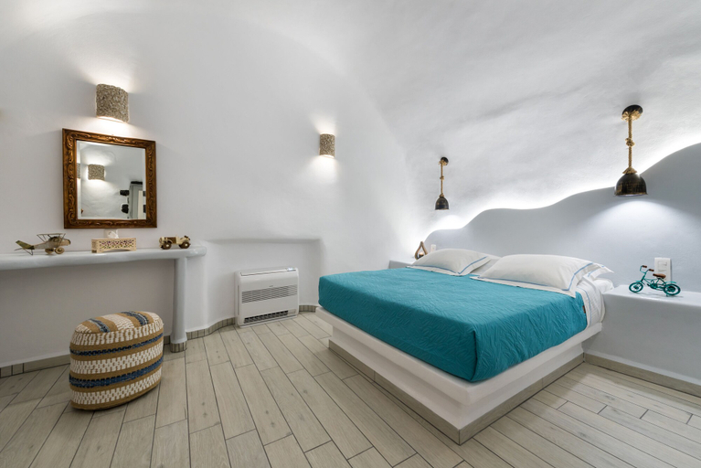 Bedroom 2, Fira Deep Blue Suite, South Aegean