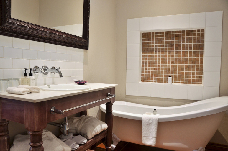 Bathroom 4, African Hills Safari Lodge & Spa, West Rand