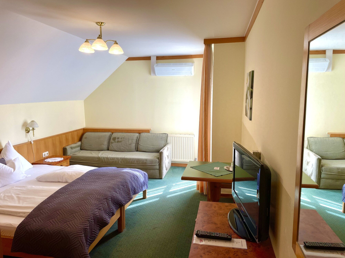 Bedroom 2, Pension Thermenland, Hartberg-Fürstenfeld