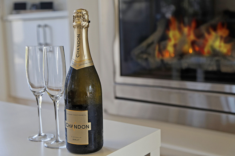 Food & Drinks 4, Emerald Ridge, Cardinia - North