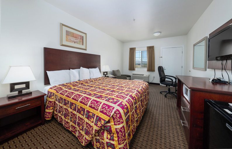 Bedroom 3, America Inn & Suites, Kern
