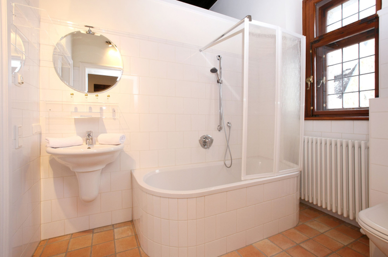 Bathroom 4, Schloss Fischhorn am See, Zell am See