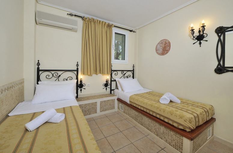 Bedroom 5, Paris Village, Peloponnese
