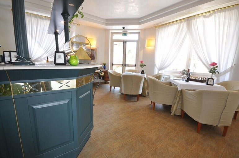 Others 4, Hotel Saisera, Udine