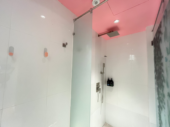 Bathroom 9