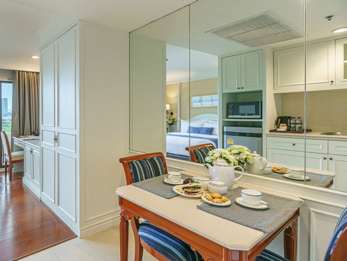 Dining Room 7