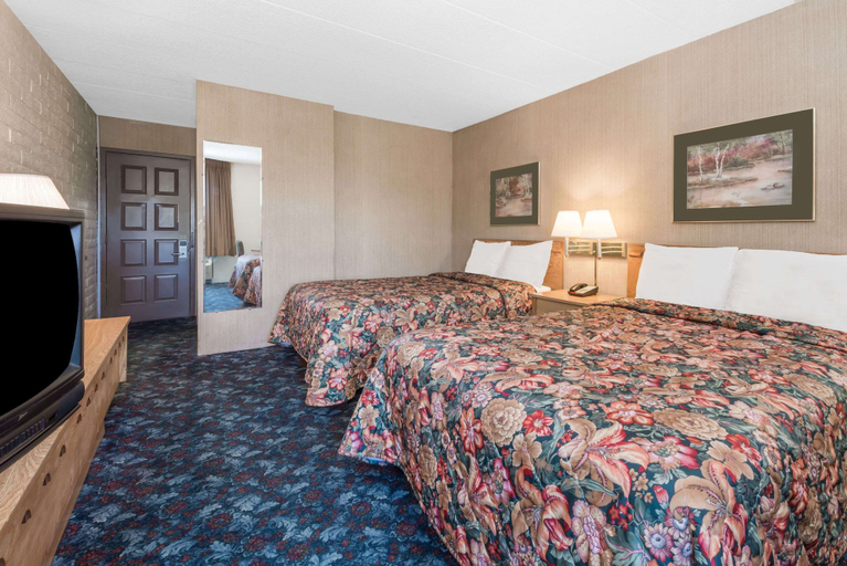 Bedroom 2, Knights Inn Dayton at Poe Ave, Montgomery