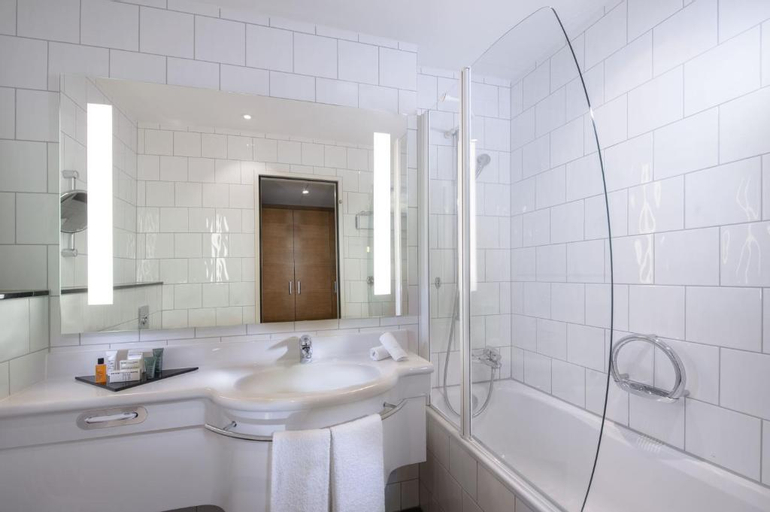 Bathroom 3