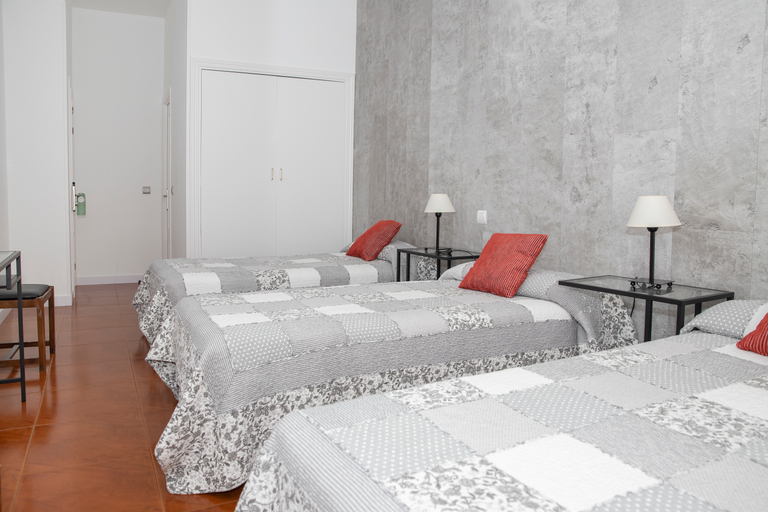 Bedroom 2, Tokio, Madrid