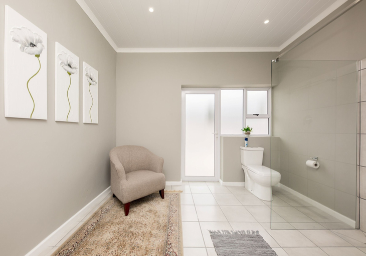 Bathroom 3, Villa Eika, Overberg