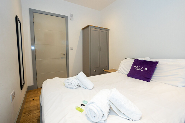 Bedroom 2, Pillo Rooms Serviced Apartments- Salford, Manchester