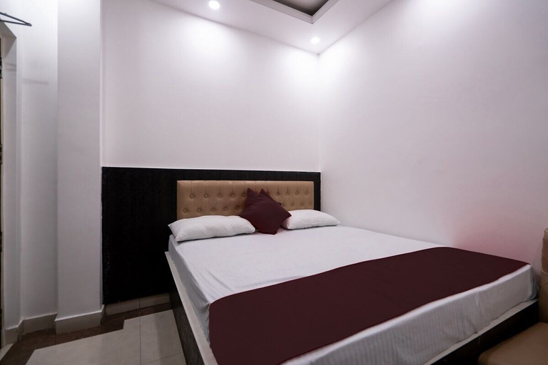 Bedroom 4, Nova Inn, Gorakhpur