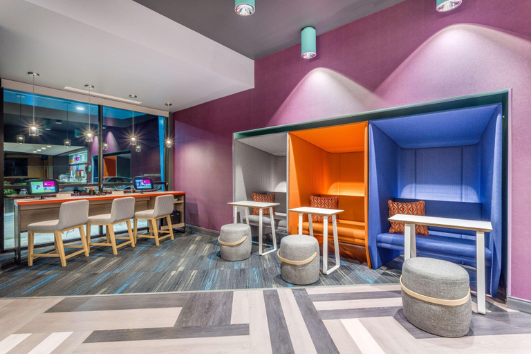 Food & Drinks 5, Tru by Hilton Madison West, Dane