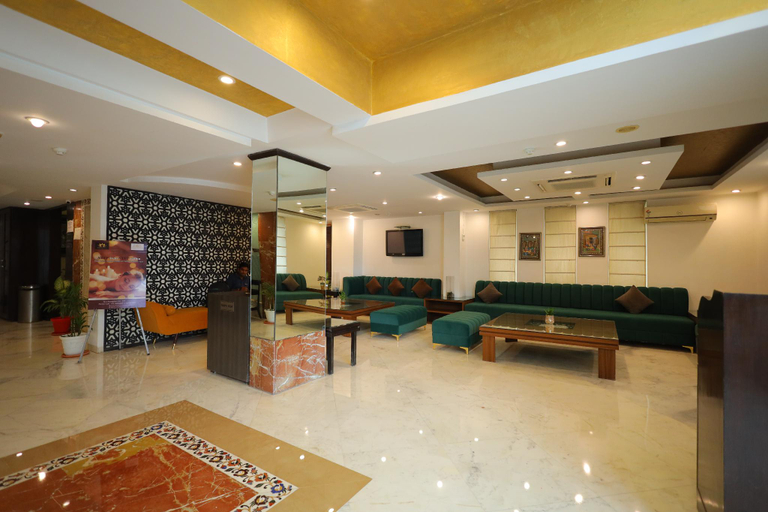 Public Area 3, Surasena Regalvista, Agra