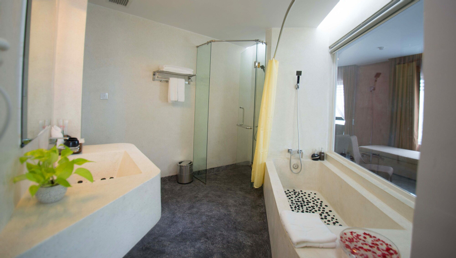 Bathroom 7