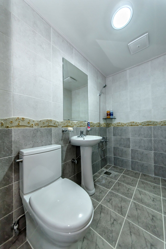 Bathroom, Wind Direction Village, Seogwipo