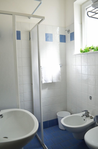 Bathroom 5, Hotel Arena, Rimini